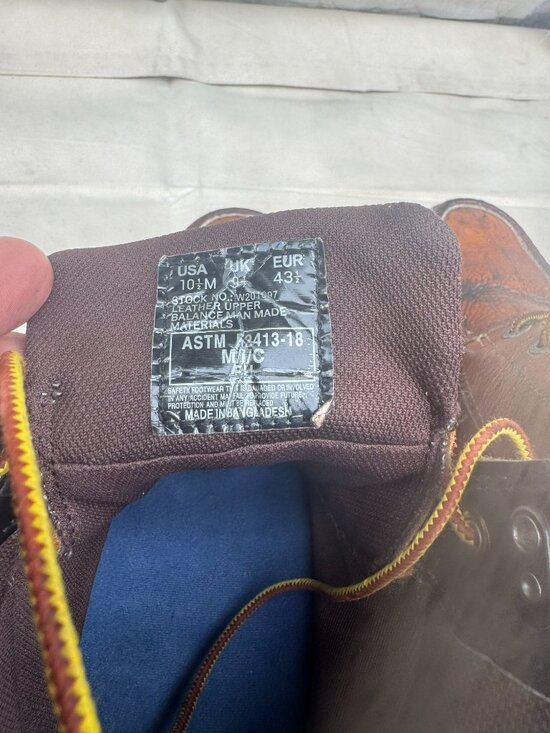 Mens Wolverine Moc-Toe work boots 10.5 slightly used main image 9